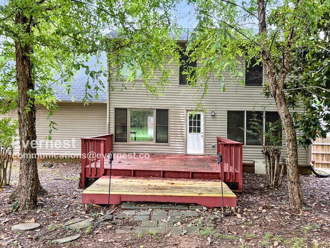 Building Photo - 128 Pebblebrook Cir