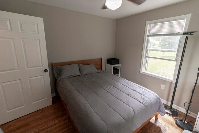 Building Photo - 103 N Garth Ave