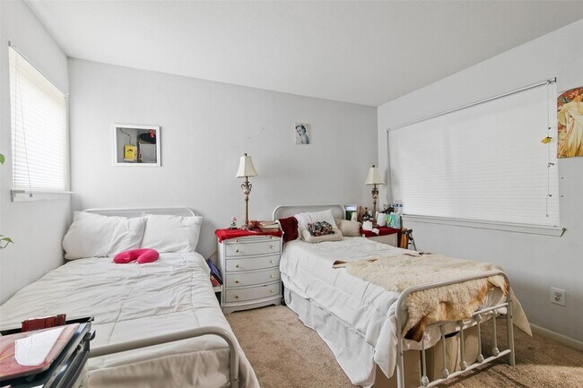 Building Photo - 1114 Augusta Dr