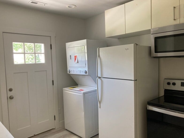 Building Photo - 369 N 450 W