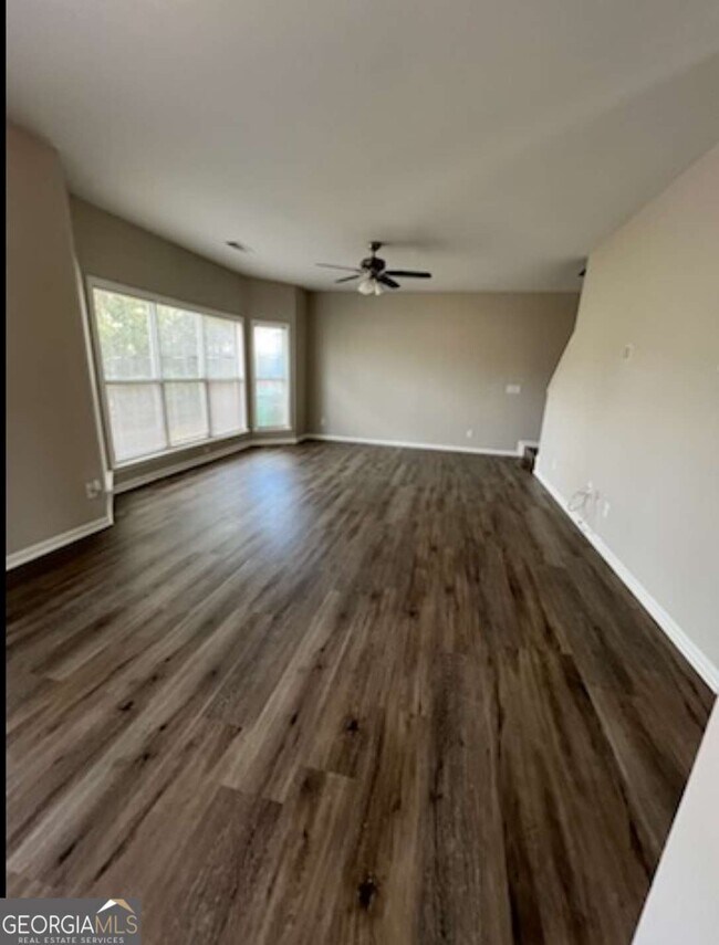 Building Photo - 118 Hidden Lake Cir