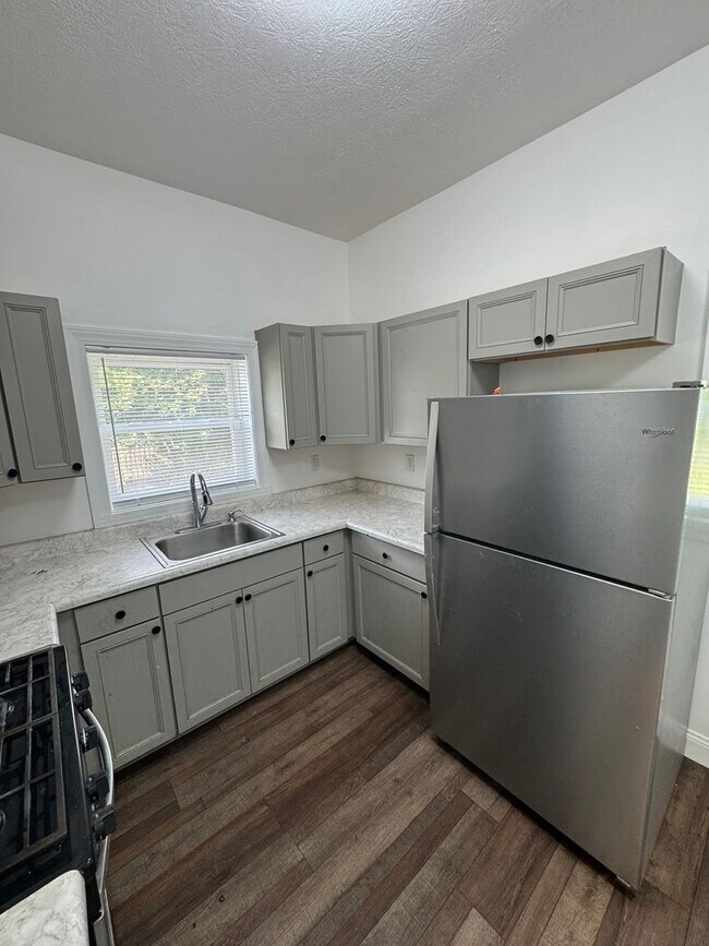 Primary Photo - 923-925 N 9th- HBS
