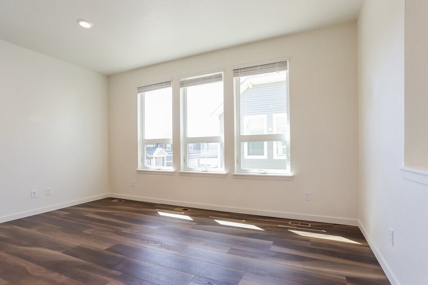 Building Photo - 18571 E 47th Ave