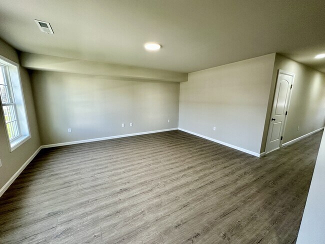Building Photo - 226 Rojan Rd