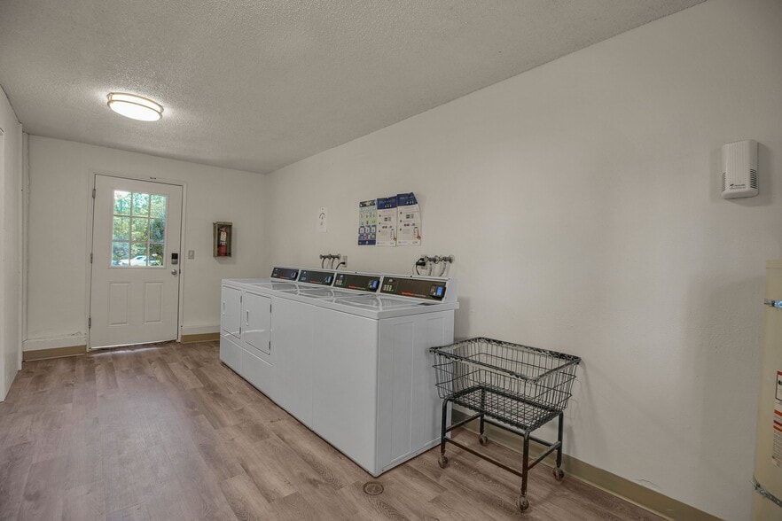 Building Photo - 1700 Blankenship Rd