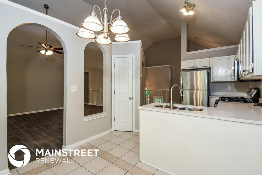 Building Photo - 136 Summer Creek Cove