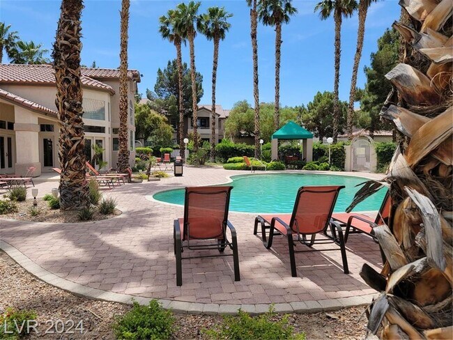 Building Photo - GREEN VALLEY 1ST FLOOR UNIT WITH ATTACHED ...