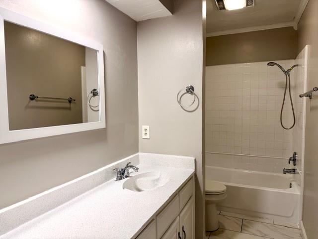 Building Photo - 3812 Lynbrook Ln