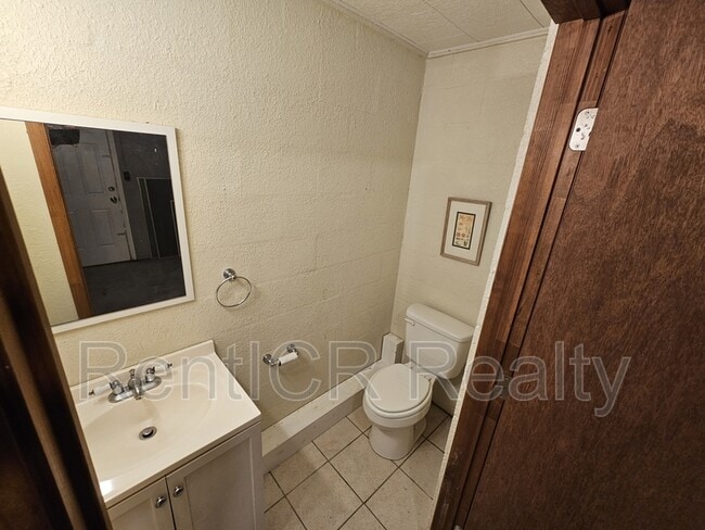 Building Photo - 4020 Pleasant Ridge Dr