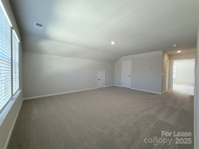 Building Photo - 6436 Fairfax Ct