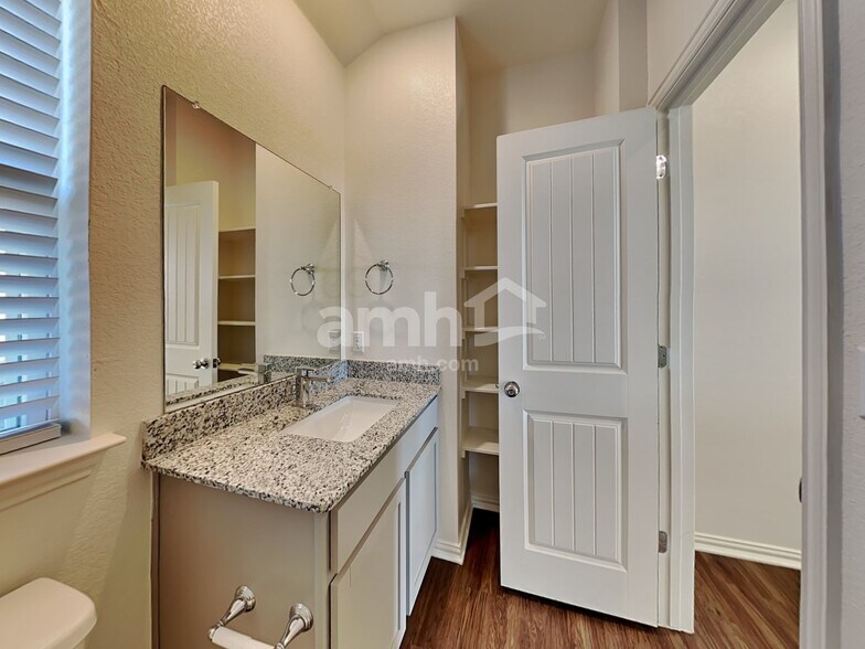 Building Photo - 175 Pebble Creek Run