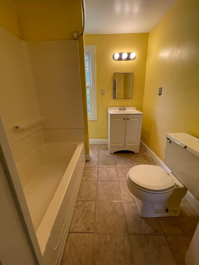 Building Photo - Your Lee Hideaway – Cozy 2BR + Office, Wal...