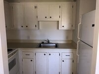 Building Photo - 2 bed 1 bath