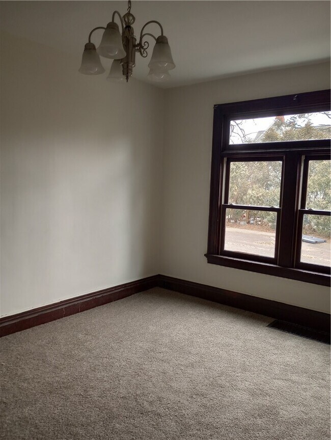 Building Photo - 362 W Gray St