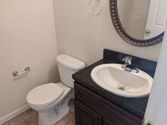 Building Photo - 3 Bedroom Townhouse For Rent in Charming Waynesboro, PA