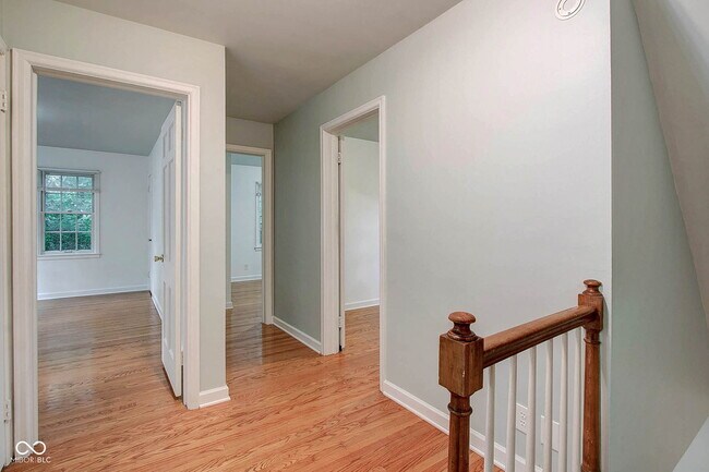 Building Photo - 5043 Boulevard Pl