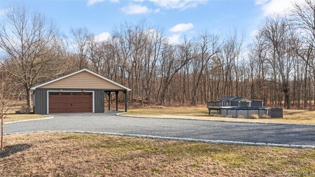 Building Photo - 177 White Schoolhouse Rd