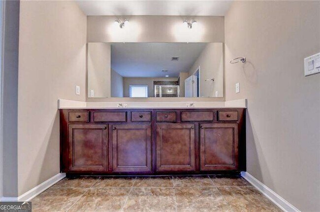 Building Photo - 4228 Woods Creek Ln