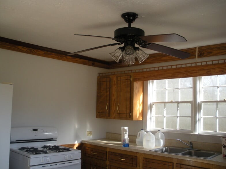 Building Photo - 12 Farmer Rd NW