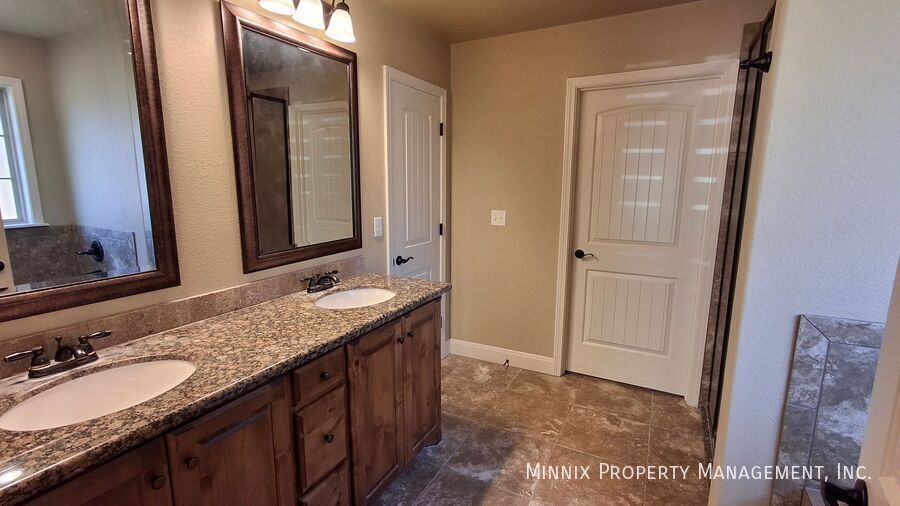 Building Photo - 7904 Legacy Pkwy