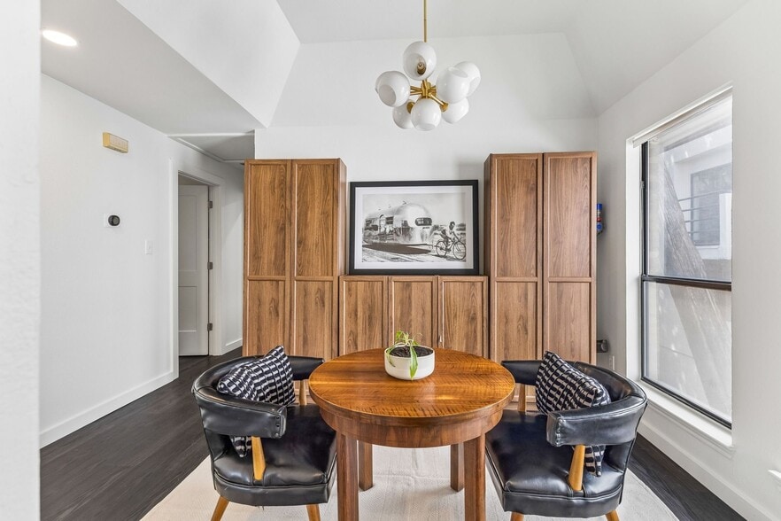 Dining Room - 1404 Norwalk Ln