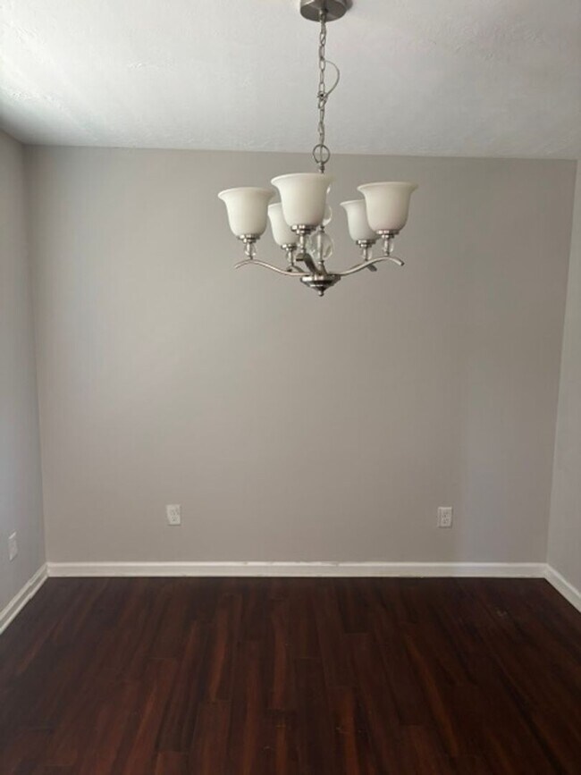 Building Photo - 5036 Reynolds Way