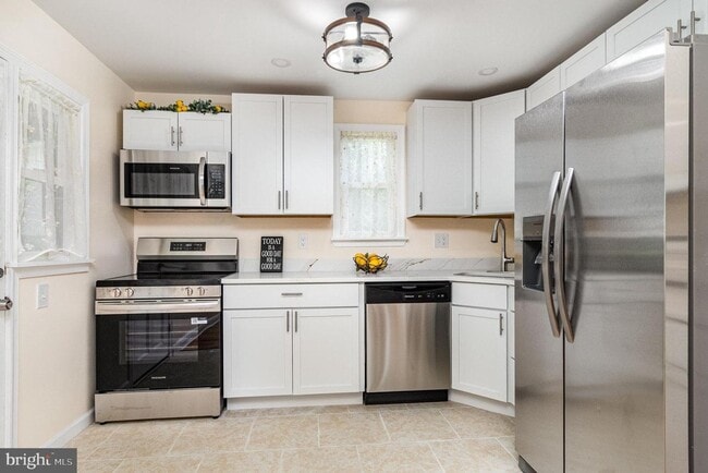 Building Photo - Renovated Rancher for rent in Rosedale!