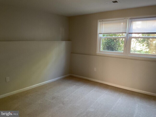 Building Photo - 8904 Grass Valley Ct