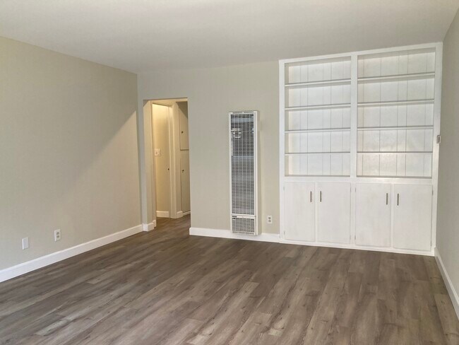 Building Photo - 909 S 2nd St