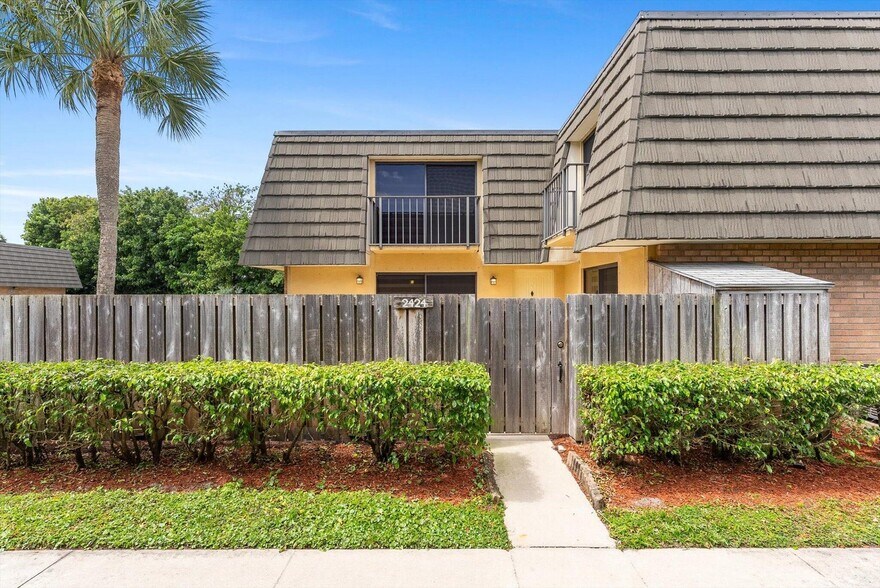 Building Photo - 2424 24th Way