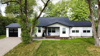 Building Photo - 3191 N Three Mile Rd