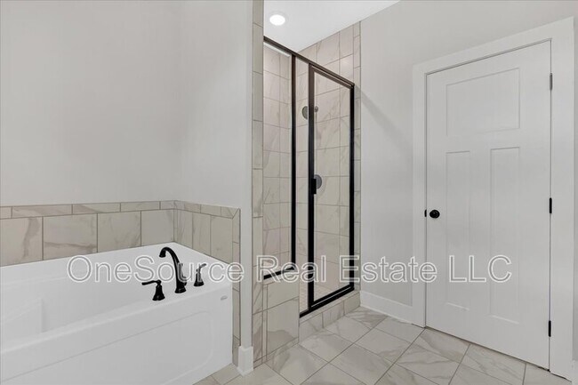 Building Photo - 4444 Sullivan Rd SW