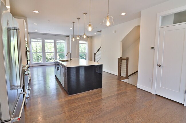 Building Photo - 1424 Piccard Dr