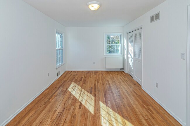 Building Photo - 339 Hamilton Ave