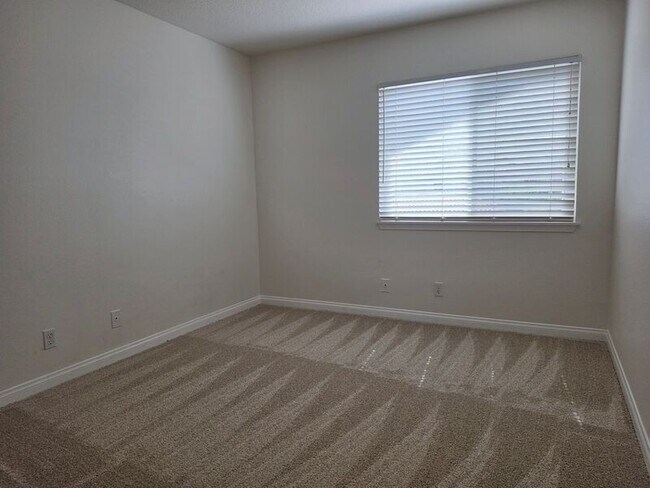 Building Photo - 27875 Avenida Armijo