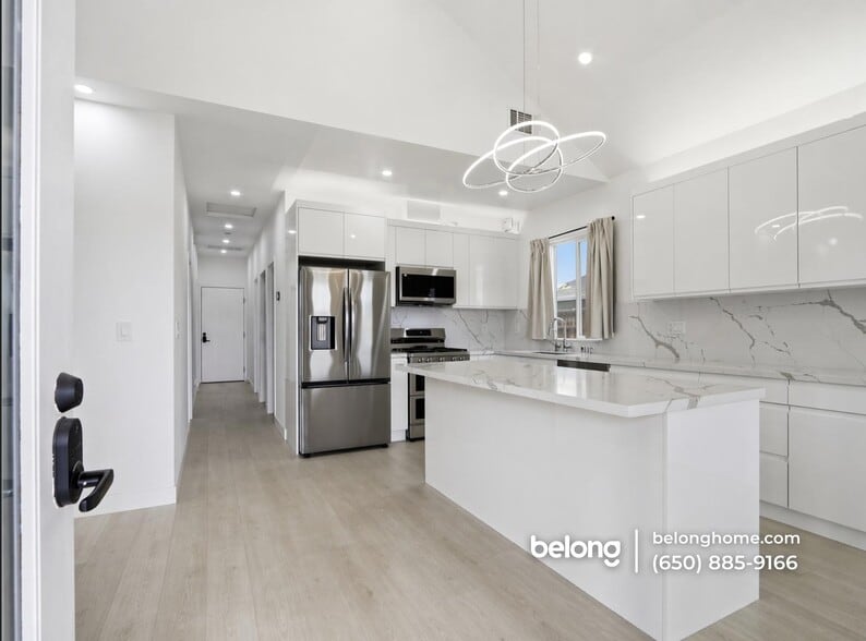 Building Photo - 1395 Vine St