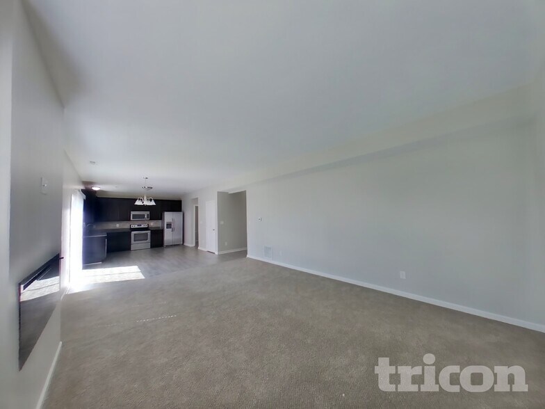 Building Photo - 371 Wakefield Ct