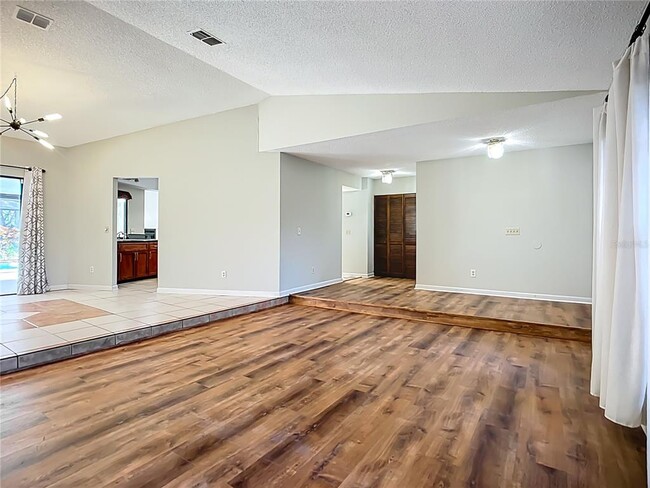 Building Photo - 1623 Carter Oaks Dr