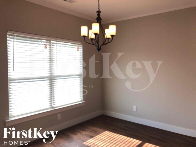 Building Photo - 269 Union Station Dr