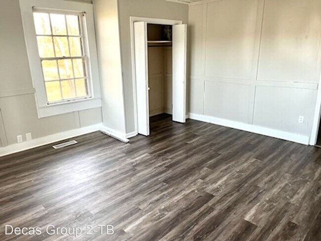 Building Photo - 4 br, 1.5 bath House - 5102 Cedar St.