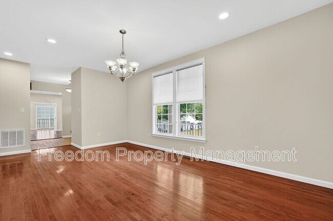 Building Photo - 8513 Thomas Dr