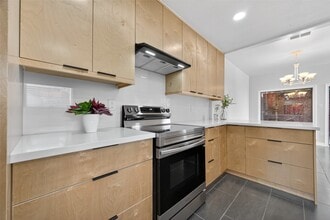 Building Photo - 7447 Cambridge St