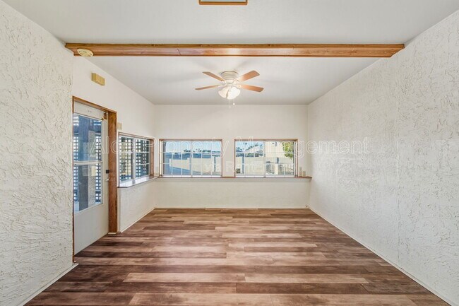 Building Photo - 6120 E Augusta Cir