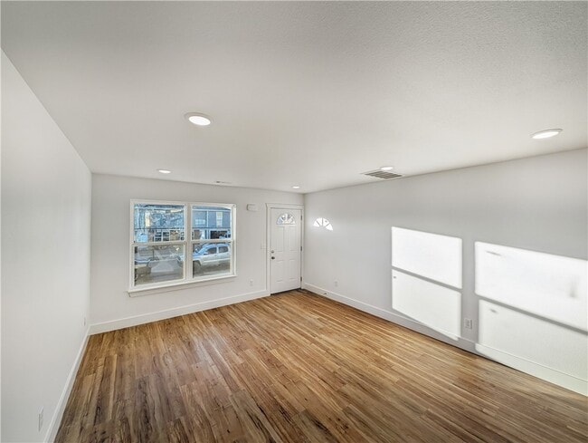 Building Photo - 1206 Nedra Dr