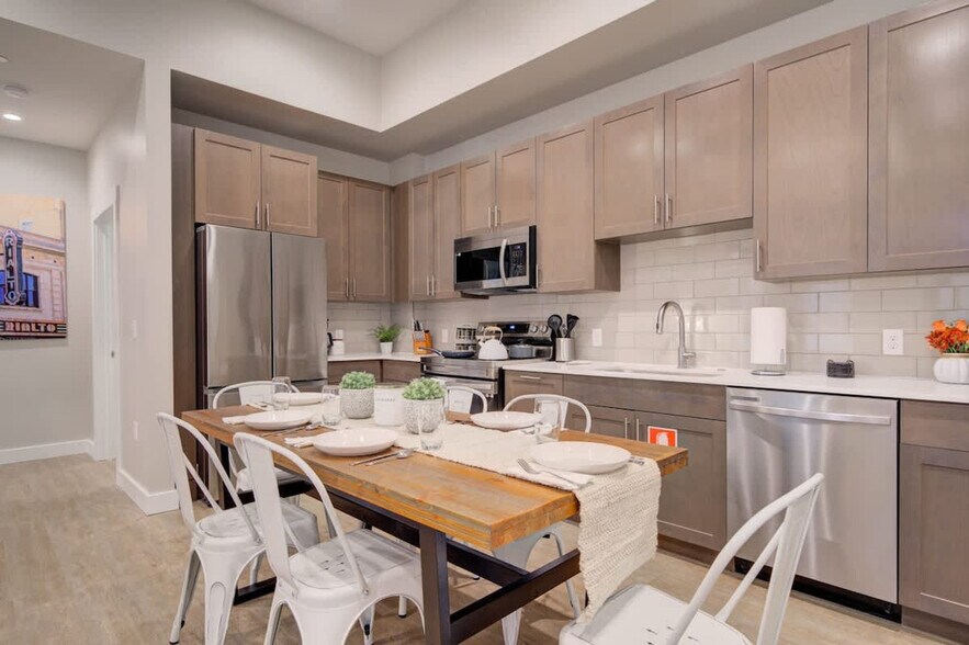 Building Photo - 110 W Beall St