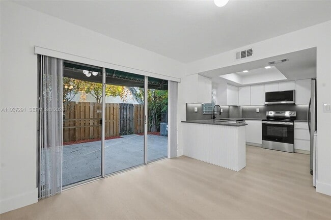 Building Photo - 12224 SW 52nd Pl