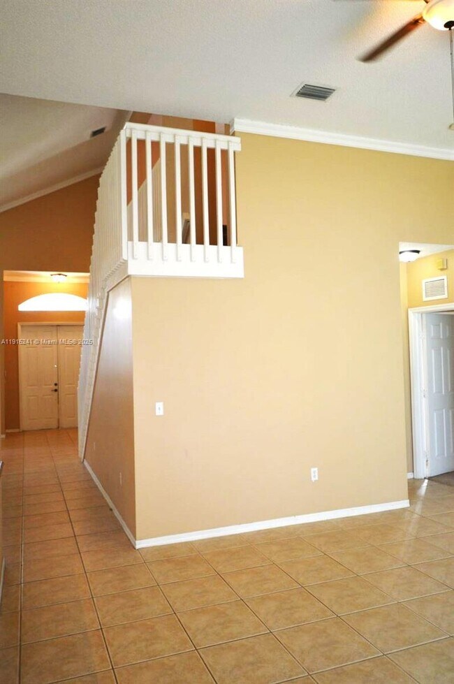 Building Photo - 2202 SE 17th Ave