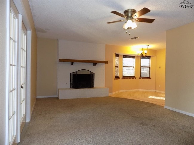 Building Photo - 988 Victoria Dr