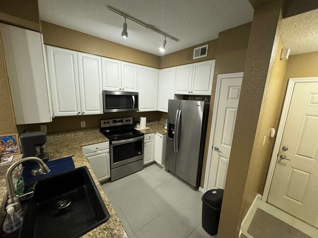 Building Photo - 8539 Gate Pkwy W