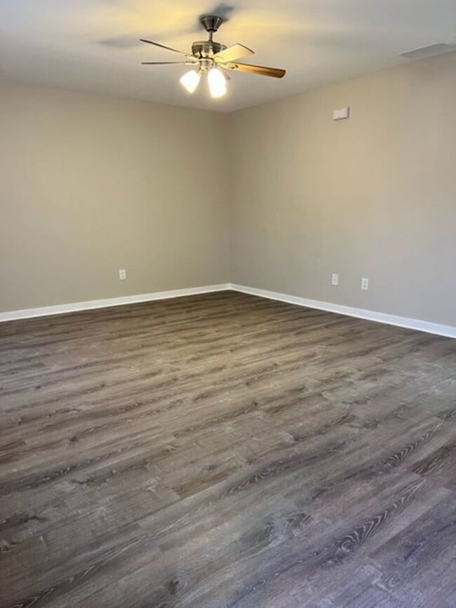 Building Photo - 1805 Dainesway Dr